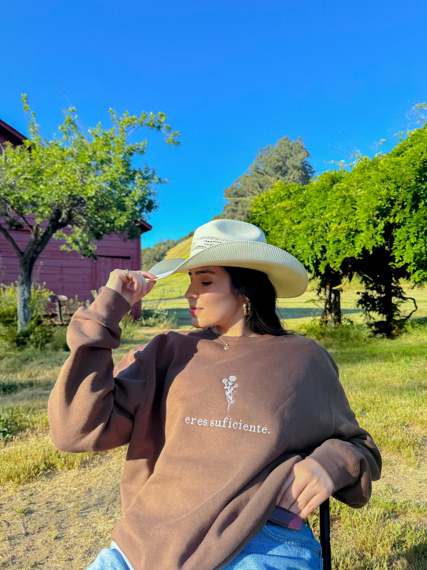 Eres Suficiente Crewneck